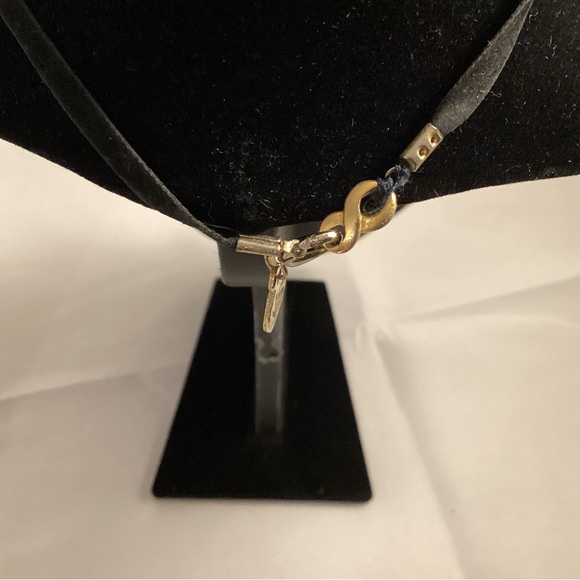 Murano Glass pendant on Suede Necklace - Picture 4 of 7